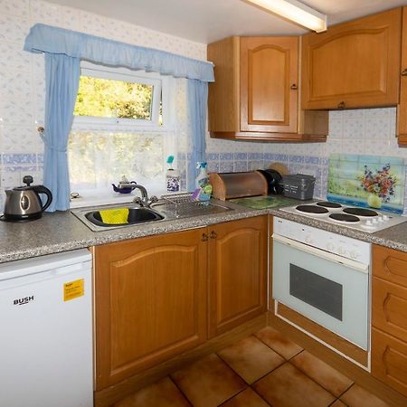 Rosebud Cottage Romantic Cottage For A Couple Fishguard Buitenkant foto